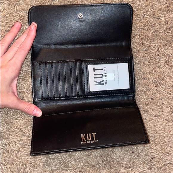 striped wallet - Picture 3 of 3